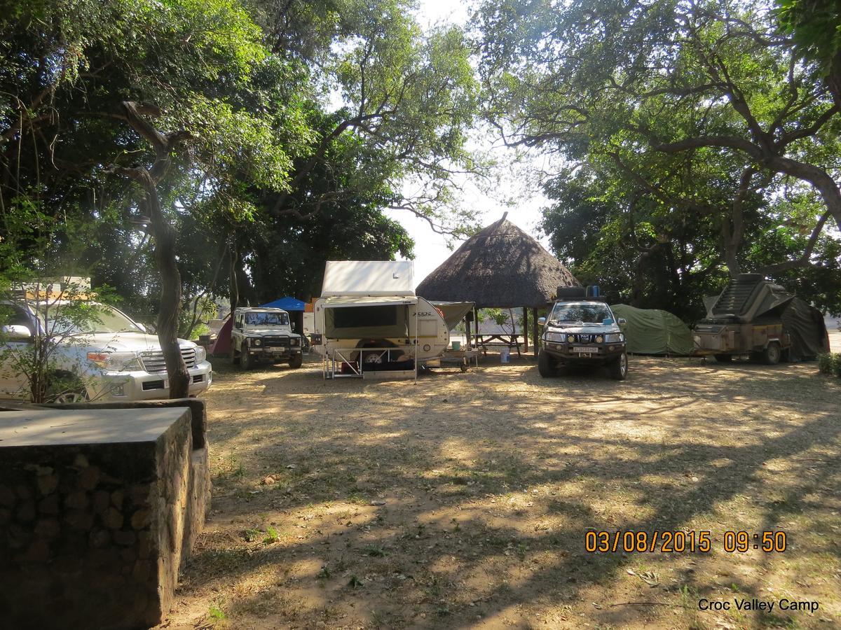 Croc Valley Camp Mfuwe Exteriér fotografie