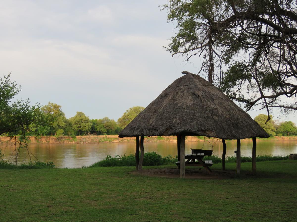 Croc Valley Camp Mfuwe Exteriér fotografie
