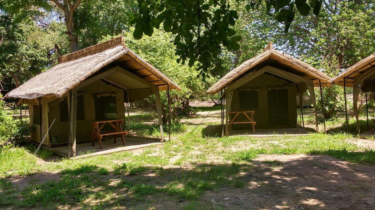 Croc Valley Camp Mfuwe Exteriér fotografie