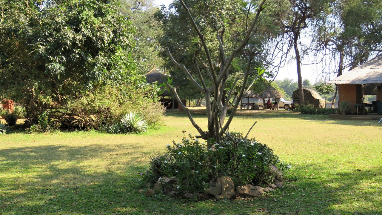 Croc Valley Camp Mfuwe Exteriér fotografie