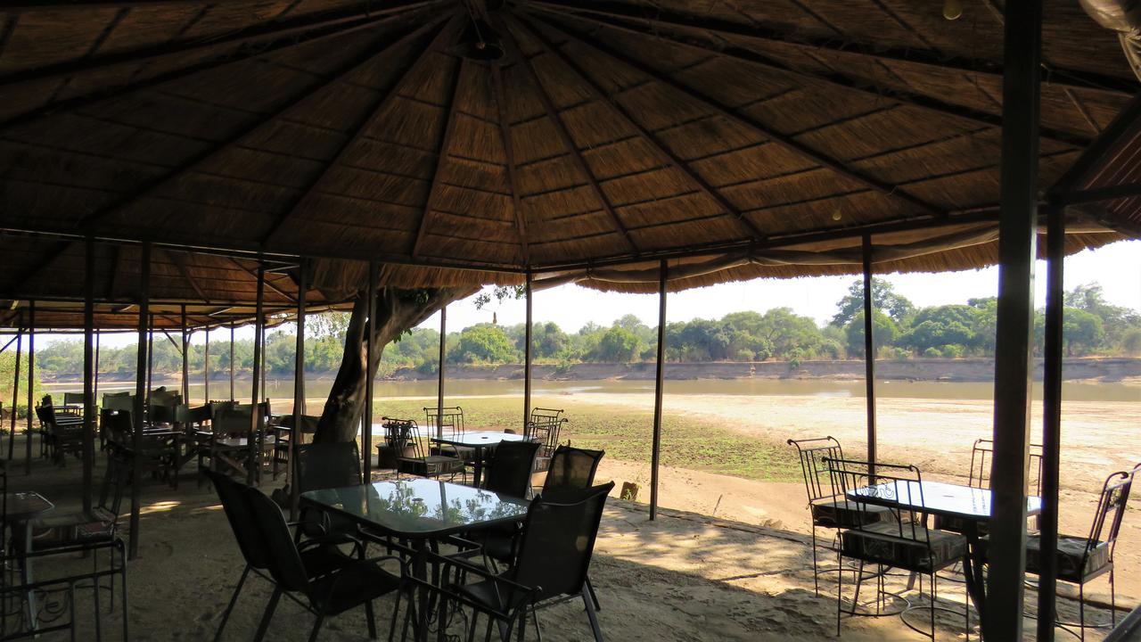 Croc Valley Camp Mfuwe Exteriér fotografie
